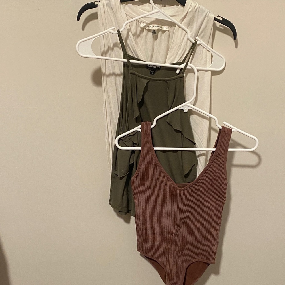 Bundle of 3 Med tops